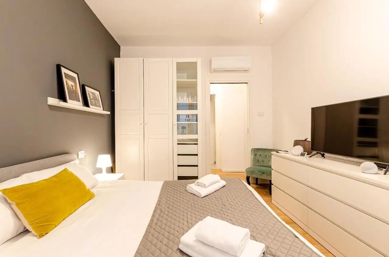 Design Apartment - Porta Romana - Duomo Milán