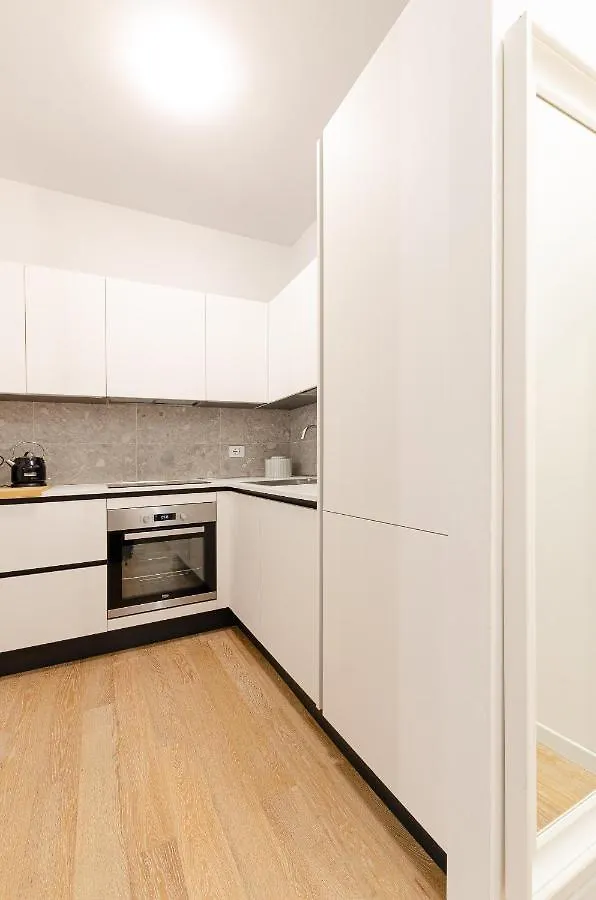 Design Apartment - Porta Romana - Duomo Milán 0*,